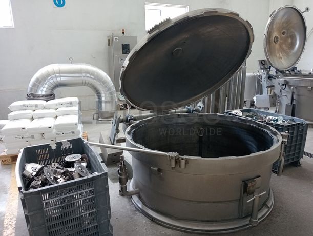 Máquinas para secar e tingir fio