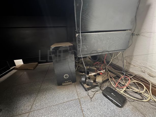 Mobiliário e Equipamentos de Escritório