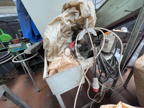 Máquina de cortar repasse