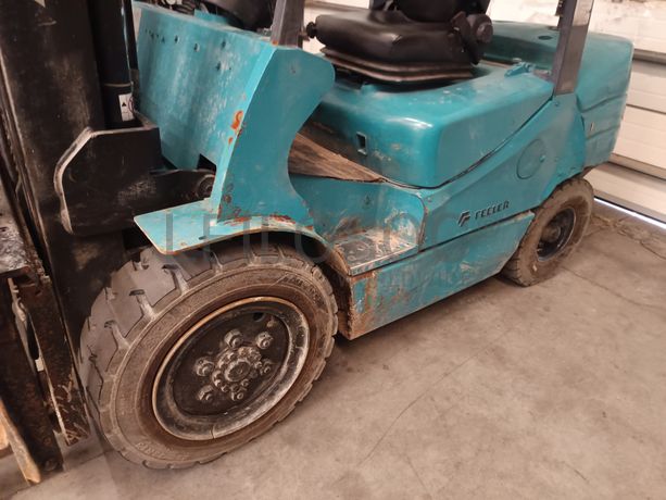 Empilhador Feeler FD30 · Ano 2019