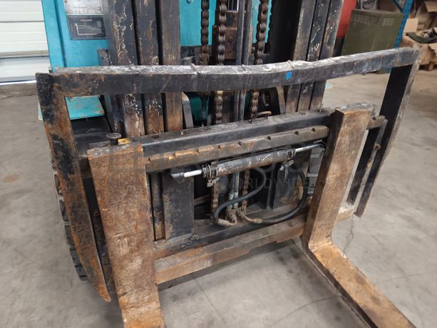 Empilhador Feeler FD30 · Ano 2019