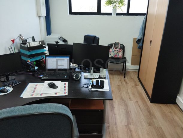 Equipamentos de Escritório, Informática e Apoio Operacional