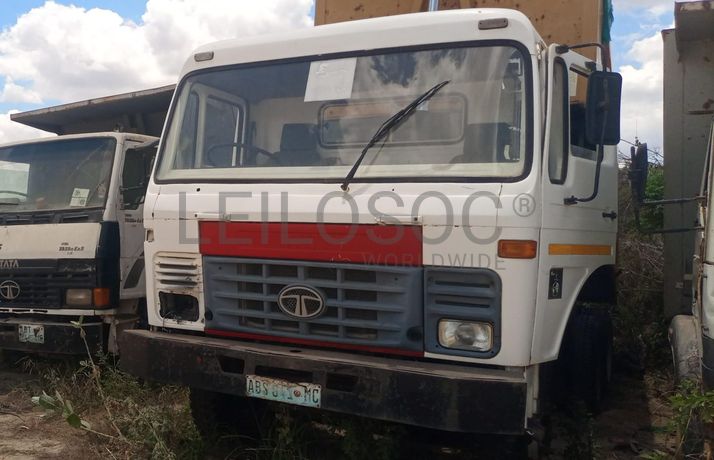 Camião Tata LPK25/6/38