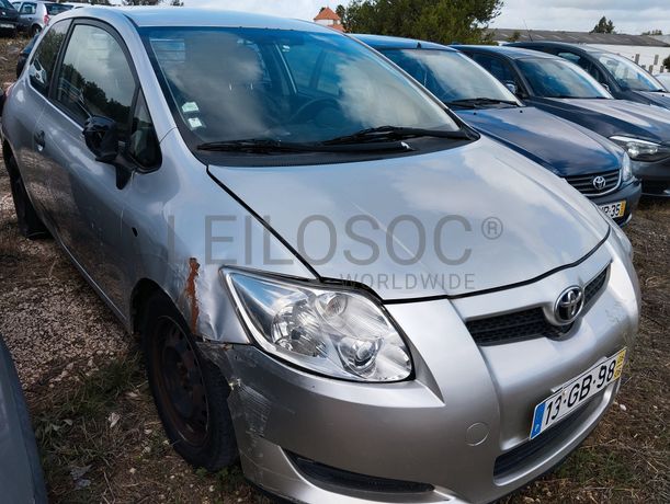 Toyota Auris 1.4 D-4D · Ano 2008