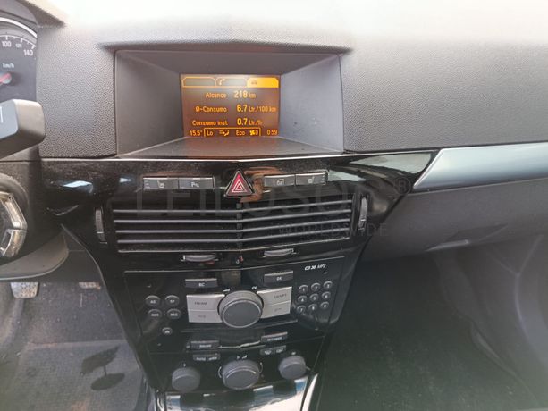 Opel Astra · Ano 2008