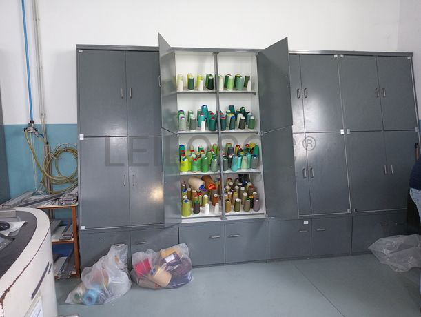 Máquina de Encher Carretos · Armários