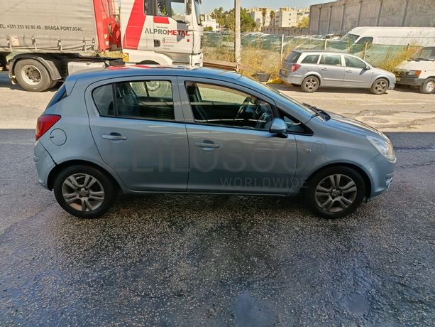 Opel Corsa · Ano 2010