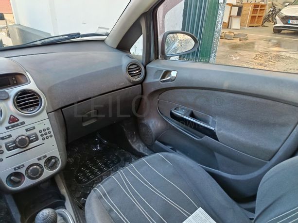 Opel Corsa · Ano 2010