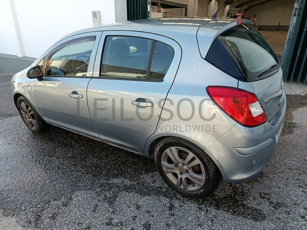 Opel Corsa · Ano 2010