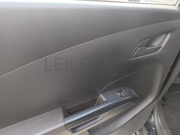 Chevrolet Aveo · Ano 2013