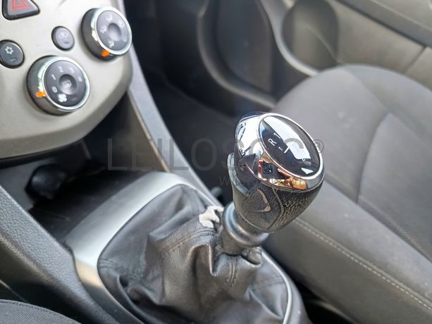 Chevrolet Aveo · Ano 2013