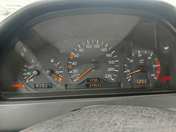 Mercedes-Benz C250 · Ano 1997