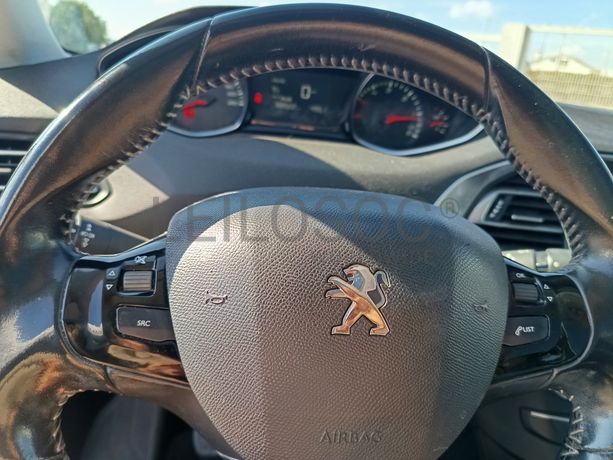 Peugeot 308 · Ano 2015