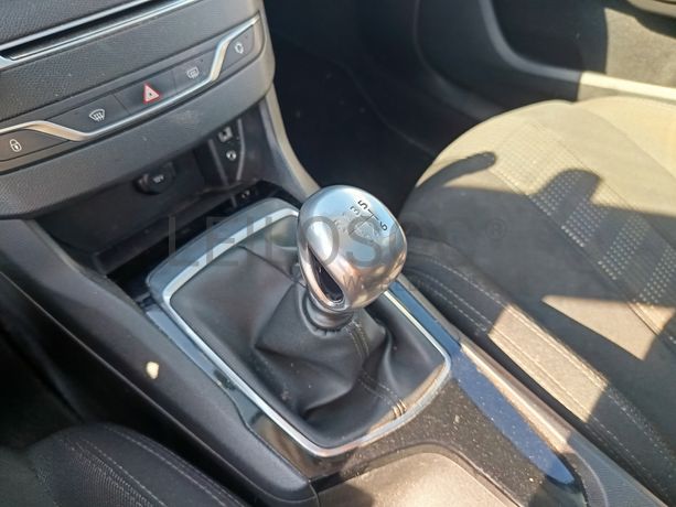 Peugeot 308 · Ano 2015