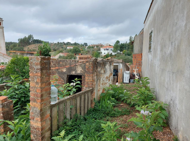 Moradia em Ruínas · Vila Nova da Barquinha, Santarém