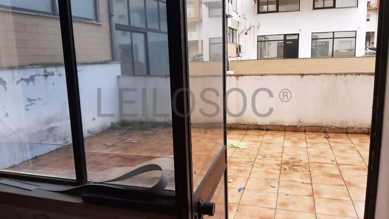 Loja · Torres Novas, Santarém