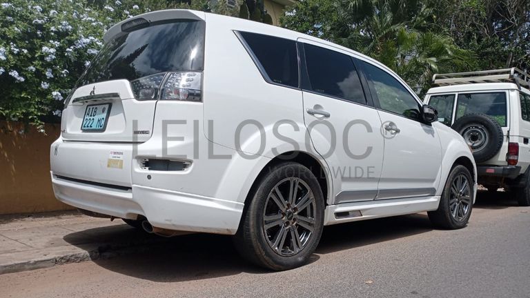 Mitsubishi Outlander 2,60m - 2008