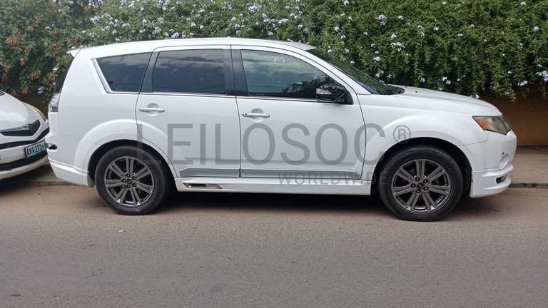 Mitsubishi Outlander 2,60m - 2008