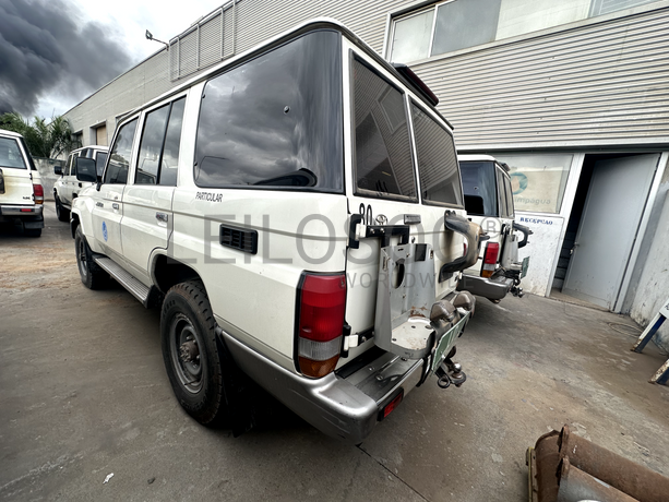 TOYOTA LAND CRUISER