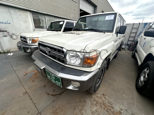 TOYOTA LAND CRUISER