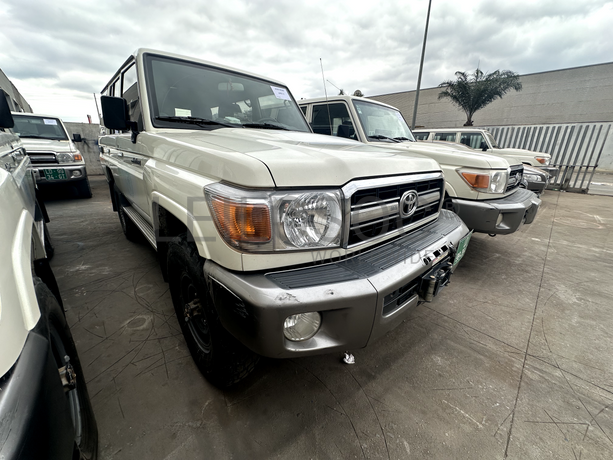 TOYOTA LAND CRUISER