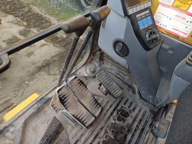 Giratória de Rastos Komatsu PC 210 LC-8 · Ano 2007