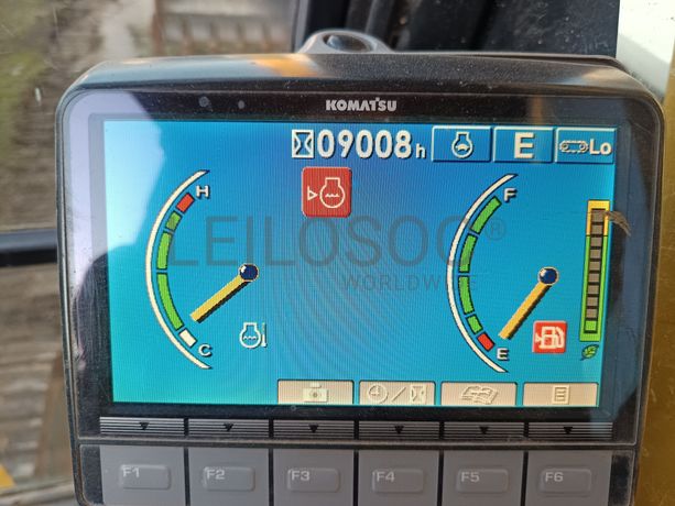 Giratória de Rastos Komatsu PC 210 LC-8 · Ano 2007