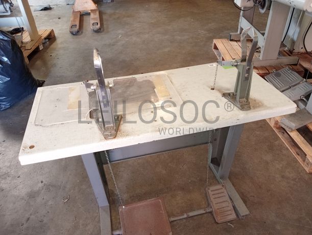 Máquinas de Ponto Corrido · Pregar Botões · Agulhas · Colarinhos