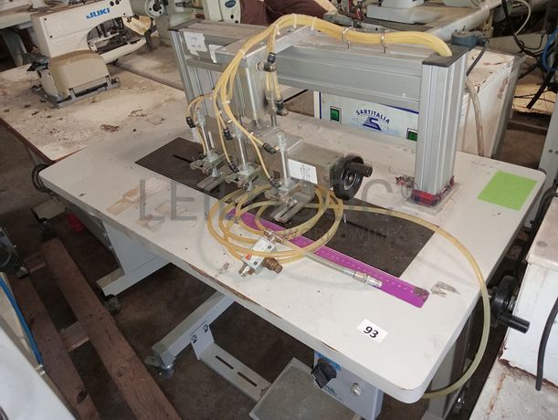 Máquinas de Ponto Corrido · Pregar Botões · Agulhas · Colarinhos