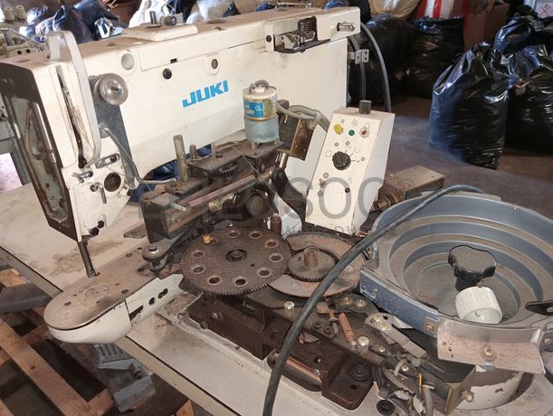 Máquinas de Ponto Corrido · Pregar Botões · Agulhas · Colarinhos