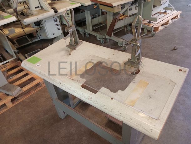 Máquinas de Ponto Corrido · Pregar Botões · Agulhas · Colarinhos