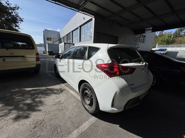 Toyota Auris · Ano 2013