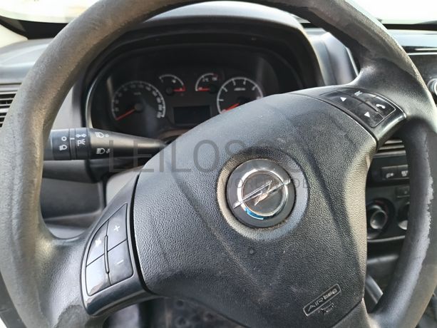 Opel Combo · Ano 2017