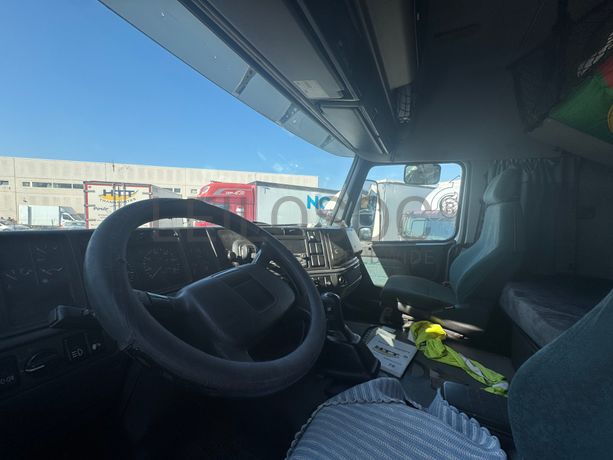 Volvo FH 12-37 · Ano 2000