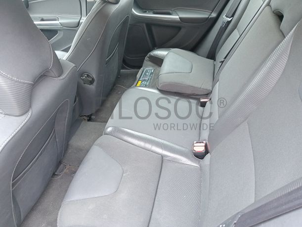 Volvo V60 D4 · Ano 2013