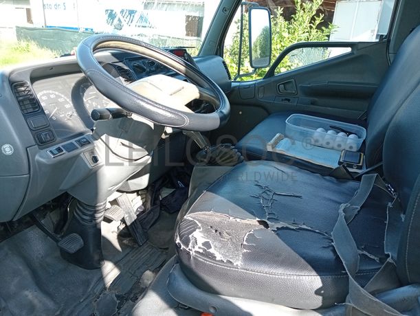 Mitsubishi Canter · Ano 2001