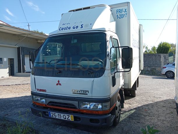 Mitsubishi Canter · Ano 2001