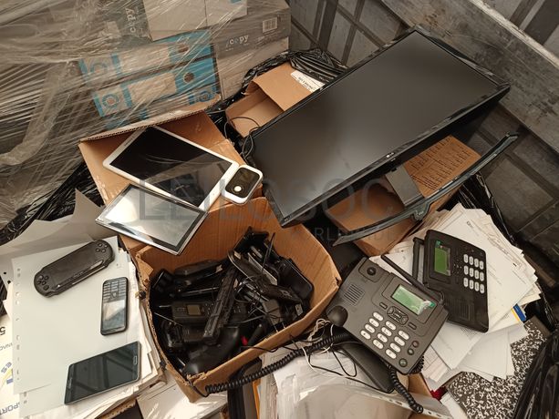 Veículos Pesados de Mercadorias · Ligeiros · Semirreboques