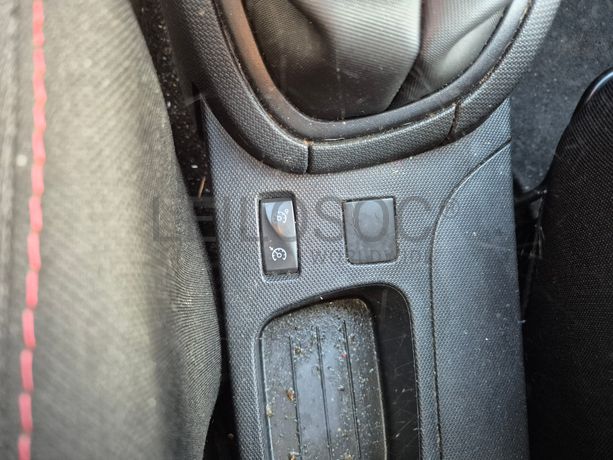 Renault Clio · Ano 2015