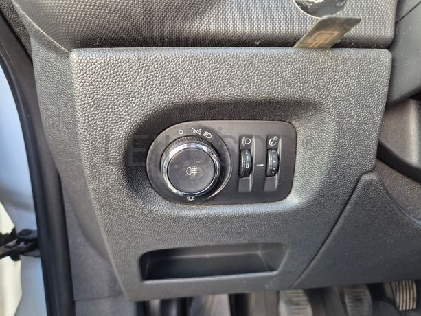 Opel Corsa · Ano 2015