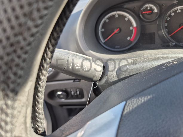 Opel Corsa · Ano 2015