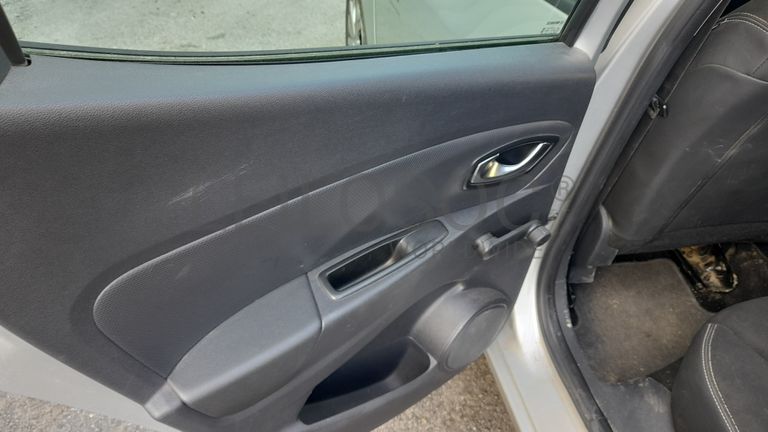 Renault Clio Dynamique S 1.5 DCi · Ano 2016