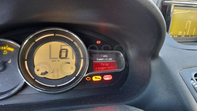 Megane Sport Tourer 1.5 DCi · Ano 2015