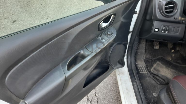 Renault Clio Societé Van 1.5 DCi · Ano 2015