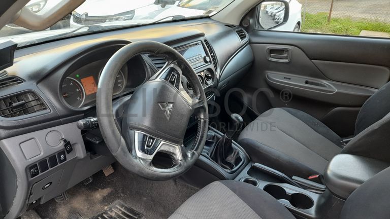Mitsubishi L200 CD 2.4 DI-D · Ano 2017