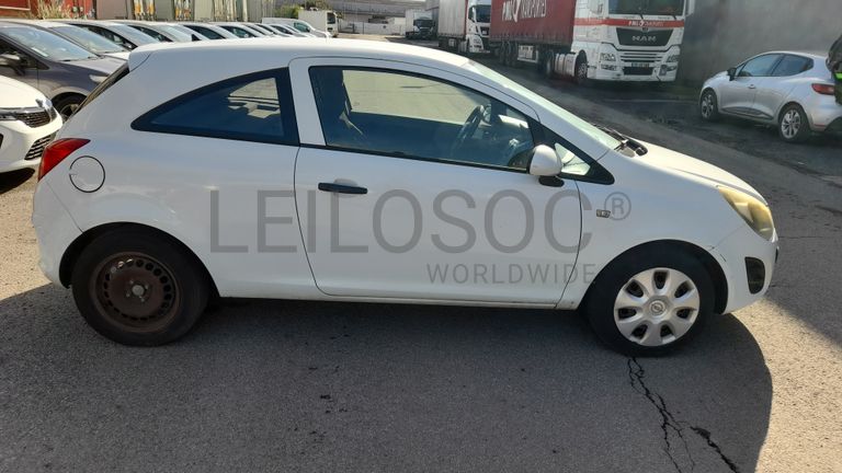 Opel Corsa Van 1.3 CDTi · Ano 2014