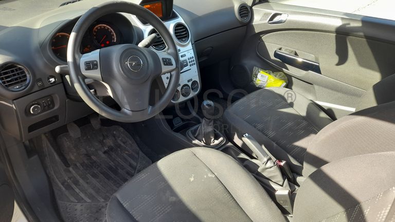 Opel Corsa Van 1.3 CDTi · Ano 2014