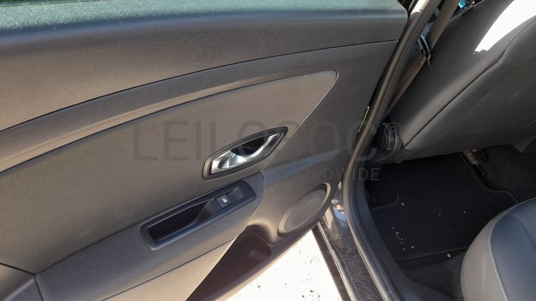 Renault Megane Sport Tourer 1.5 DCi · Ano 2015