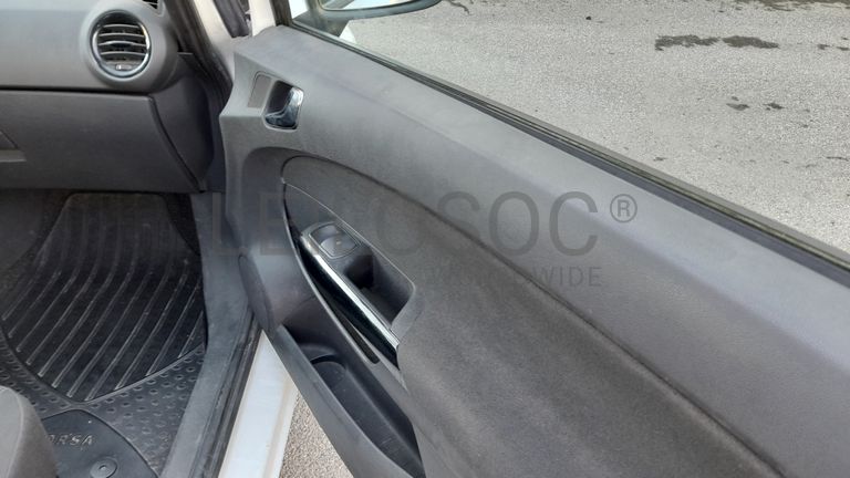 Opel Corsa Van 1.3 CDTi · Ano 2013
