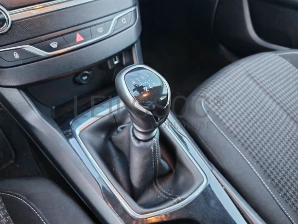 Peugeot 308 1.5 BlueHdi · Ano 2020